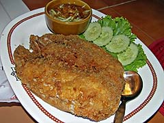 Fried cottonfish (trevalley) at Thon Krueng